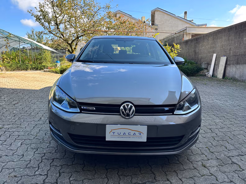 Volkswagen Golf - 2