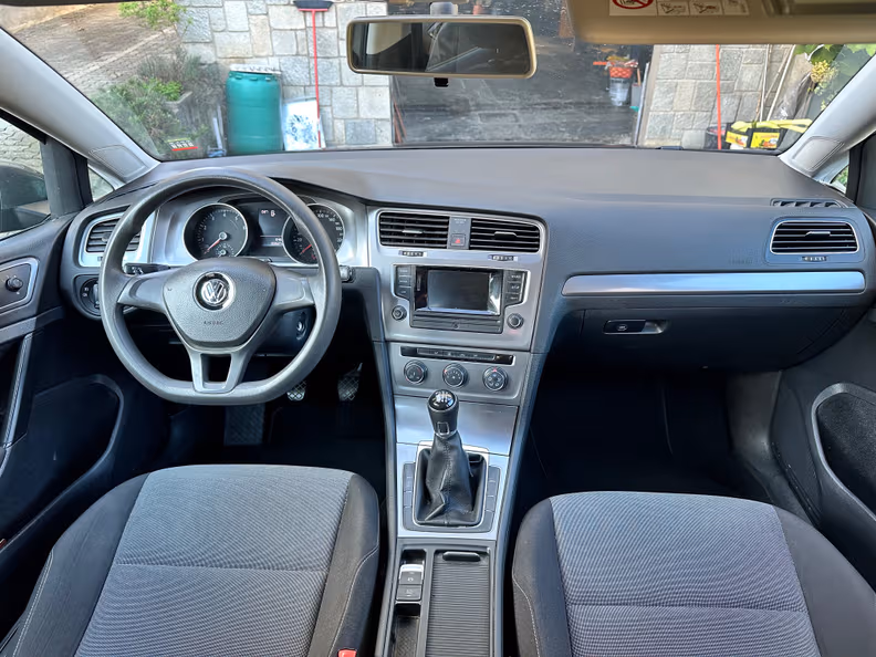 Volkswagen Golf - 23