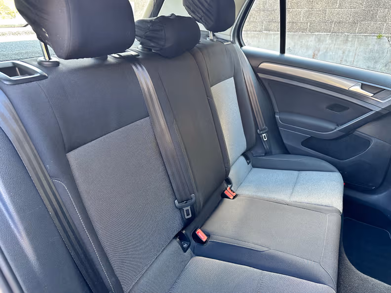 Volkswagen Golf - 33