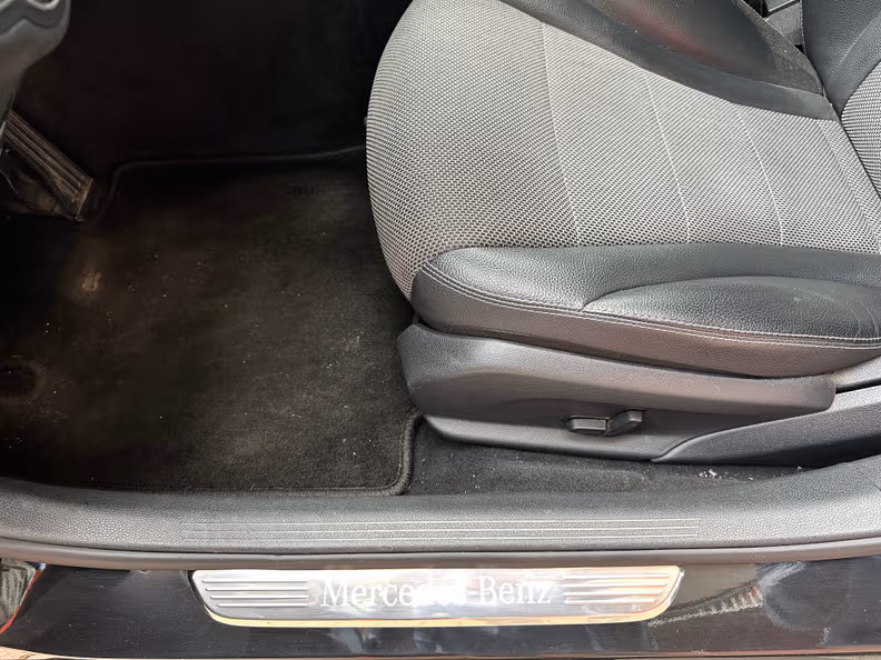 Mercedes-Benz C-Class - 36