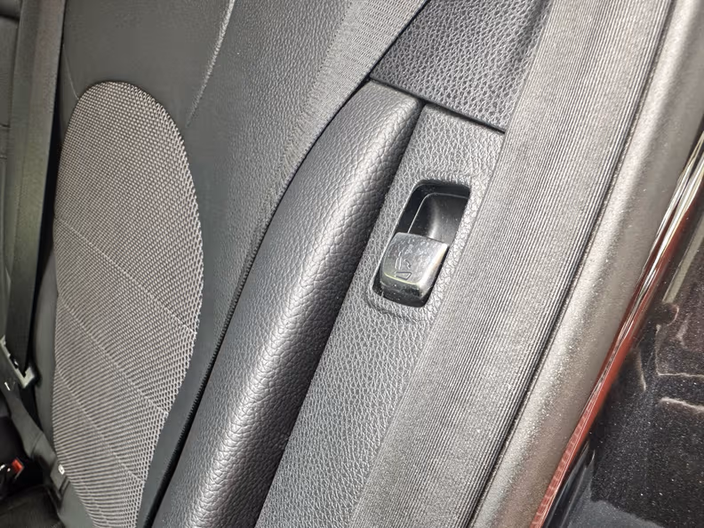 Mercedes-Benz C-Class - 35