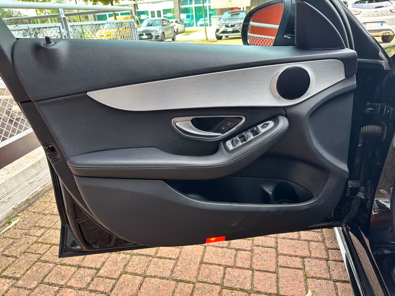 Mercedes-Benz C-Class - 21