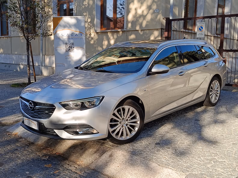 Opel Insignia - 1