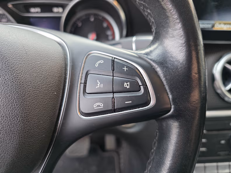 Mercedes-Benz GLA-Class - 11