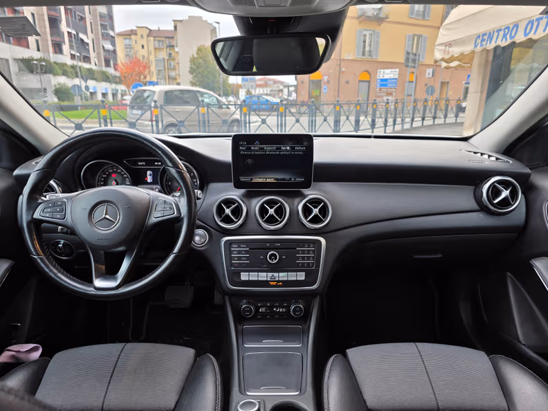 Mercedes-Benz GLA-Class - 22