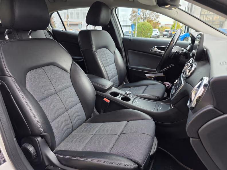 Mercedes-Benz GLA-Class - 12