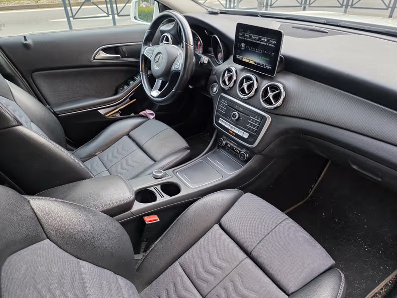 Mercedes-Benz GLA-Class - 21