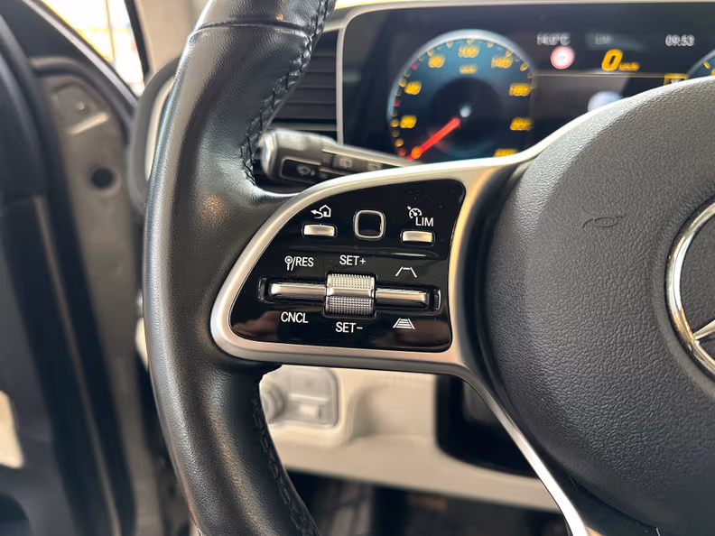 Mercedes-Benz GLE-Class - 25