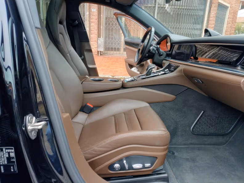 Porsche Panamera - 23