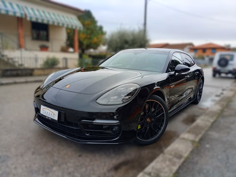Porsche Panamera - 1