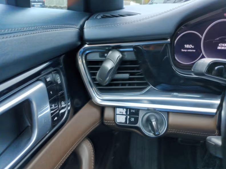 Porsche Panamera - 12