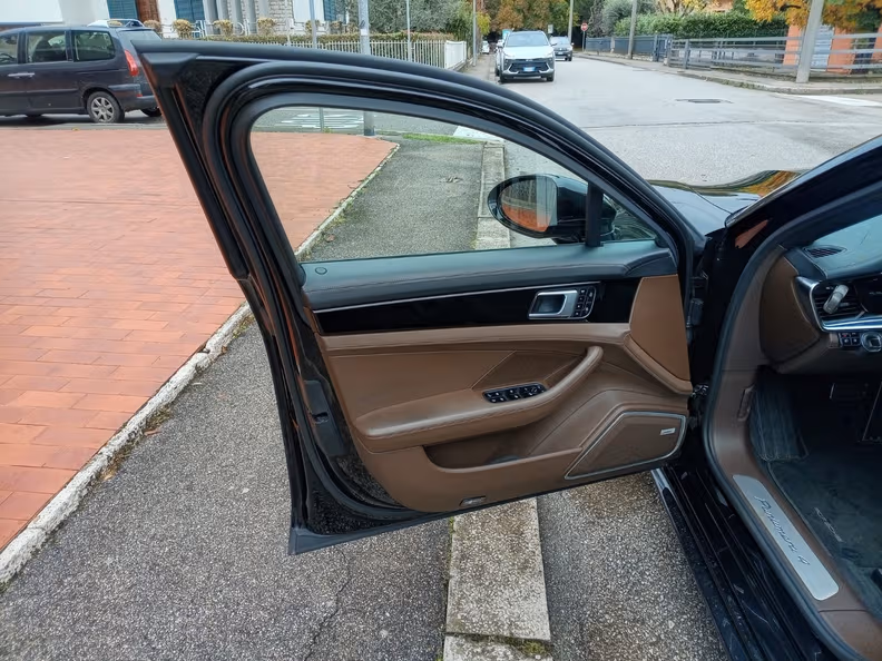 Porsche Panamera - 10