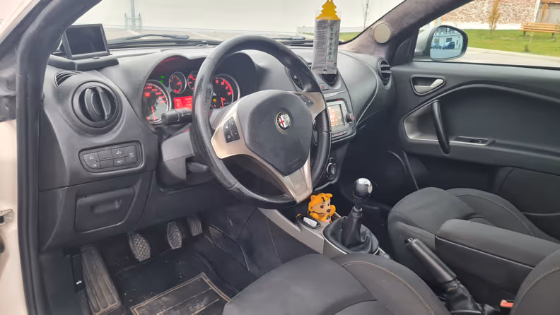 Alfa Romeo MiTo - 12