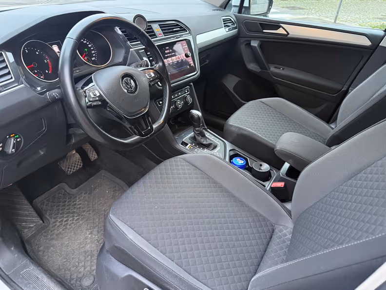 Volkswagen Tiguan - 9