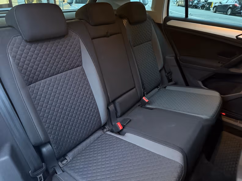 Volkswagen Tiguan - 29