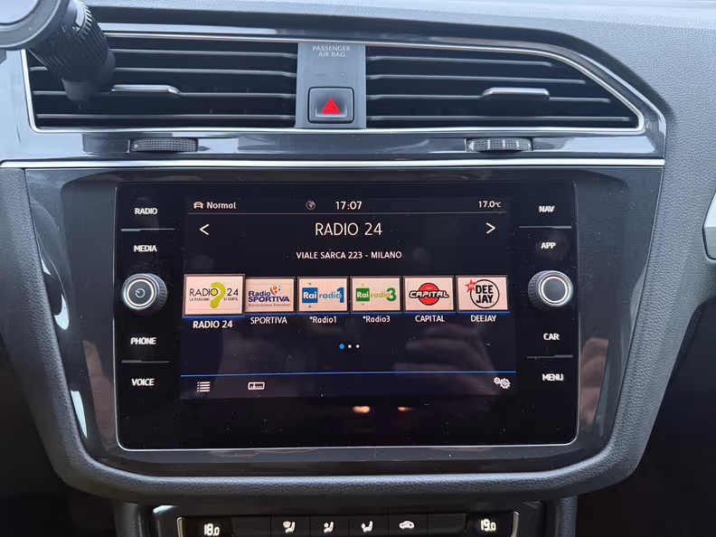 Volkswagen Tiguan - 18