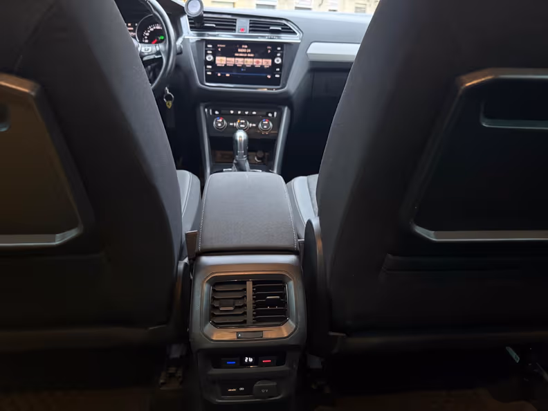 Volkswagen Tiguan - 24