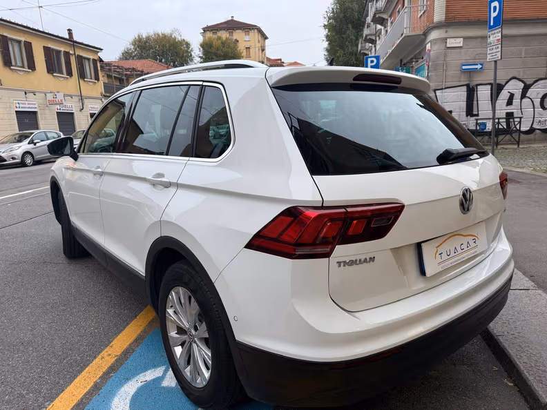 Volkswagen Tiguan - 4