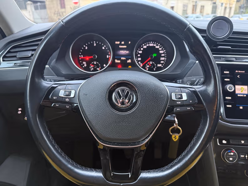 Volkswagen Tiguan - 14