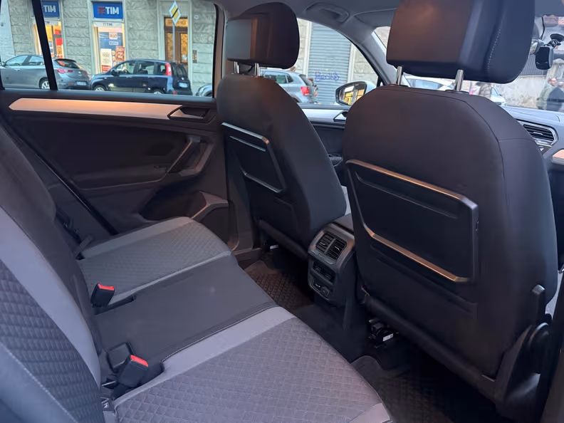 Volkswagen Tiguan - 28