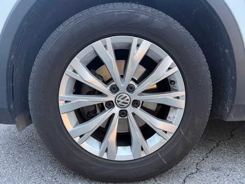 Volkswagen Tiguan - 42