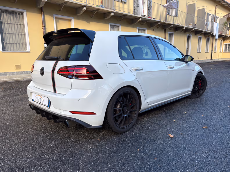Volkswagen Golf - 5