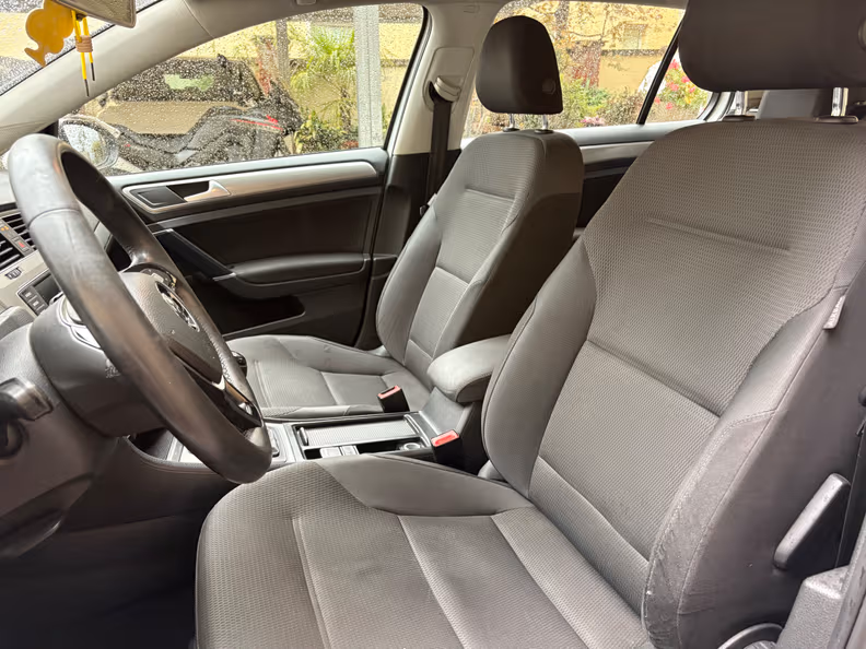 Volkswagen Golf - 16