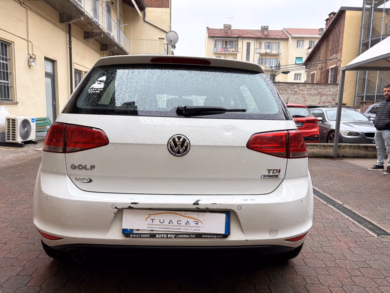 Volkswagen Golf - 6