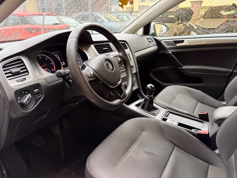Volkswagen Golf - 15