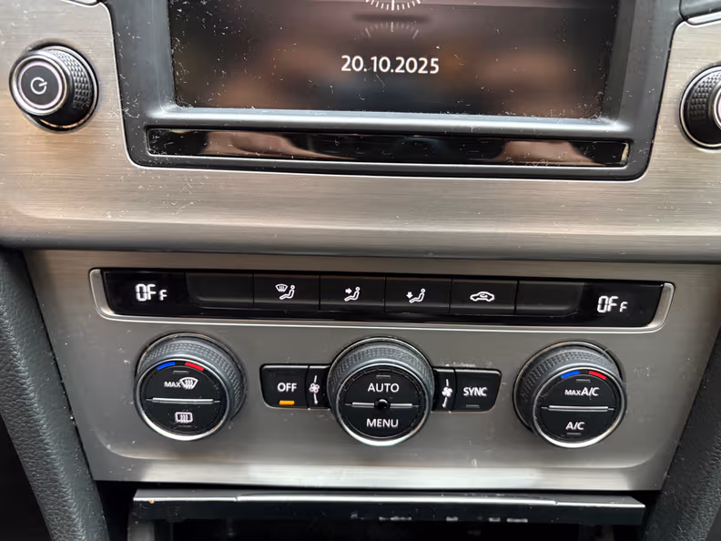 Volkswagen Golf - 12