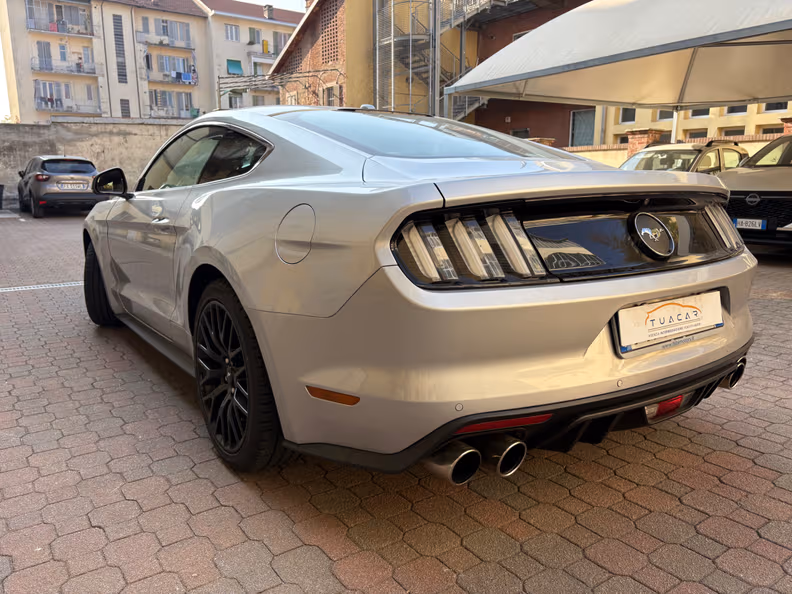 Ford Mustang - 7