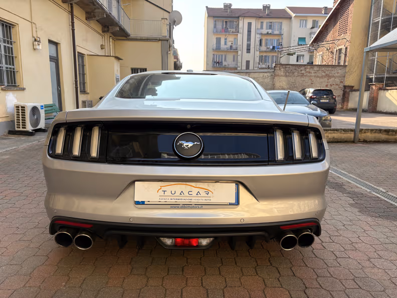 Ford Mustang - 6