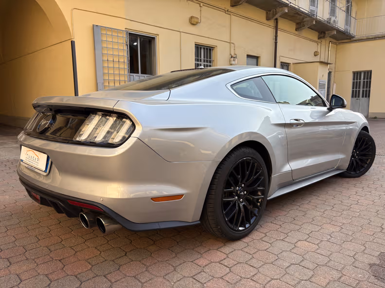 Ford Mustang - 5
