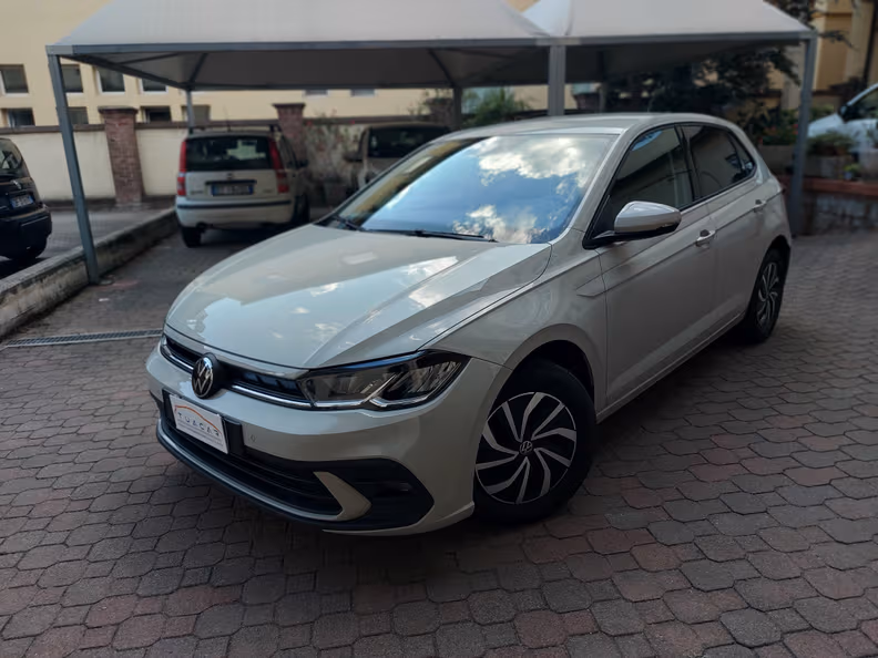 Volkswagen Polo - 1