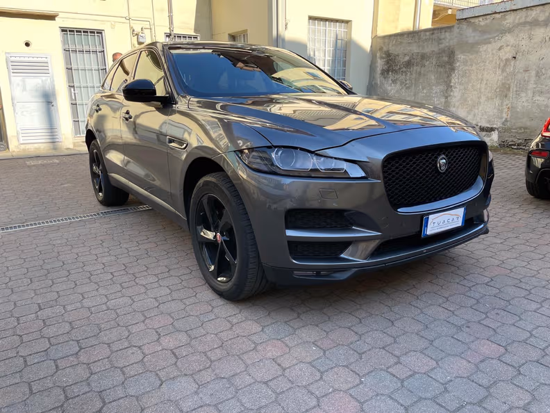 Jaguar F-Pace - 11