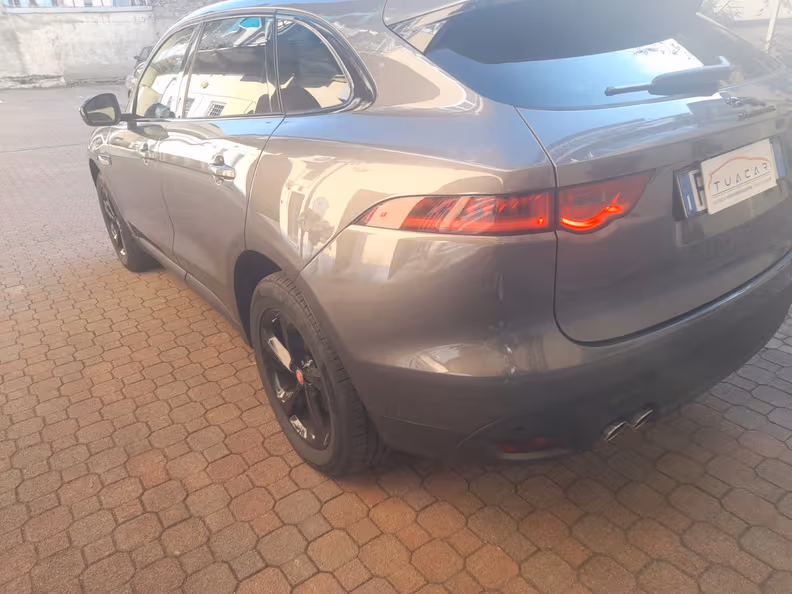 Jaguar F-Pace - 48