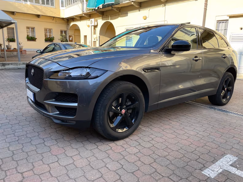 Jaguar F-Pace - 14