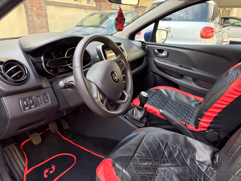 Renault Clio - 9