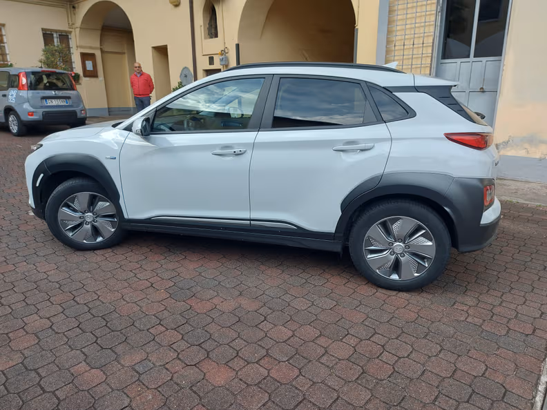 Hyundai Kona - 8