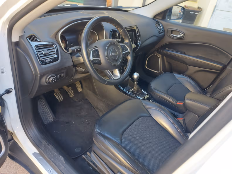 Jeep Compass - 12
