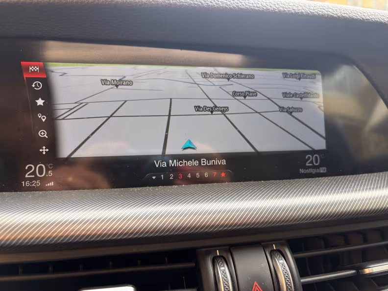 Alfa Romeo Stelvio - 31