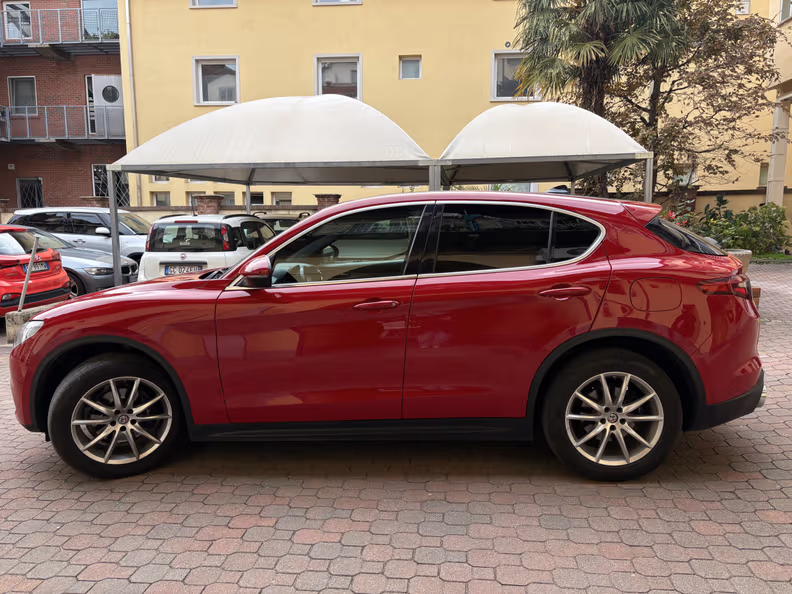 Alfa Romeo Stelvio - 8