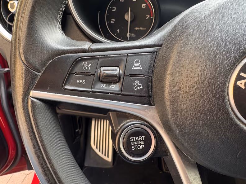 Alfa Romeo Stelvio - 17