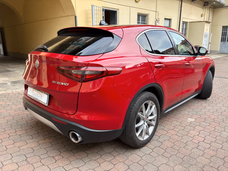 Alfa Romeo Stelvio - 5