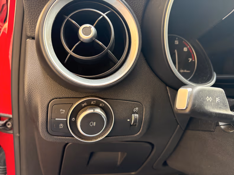 Alfa Romeo Stelvio - 19