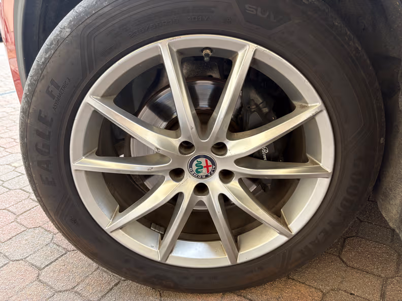 Alfa Romeo Stelvio - 11