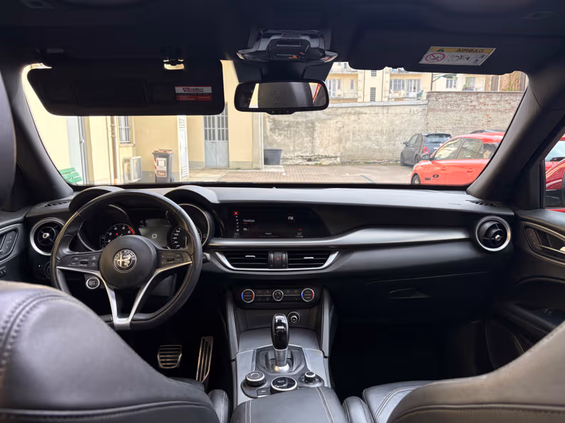 Alfa Romeo Stelvio - 33