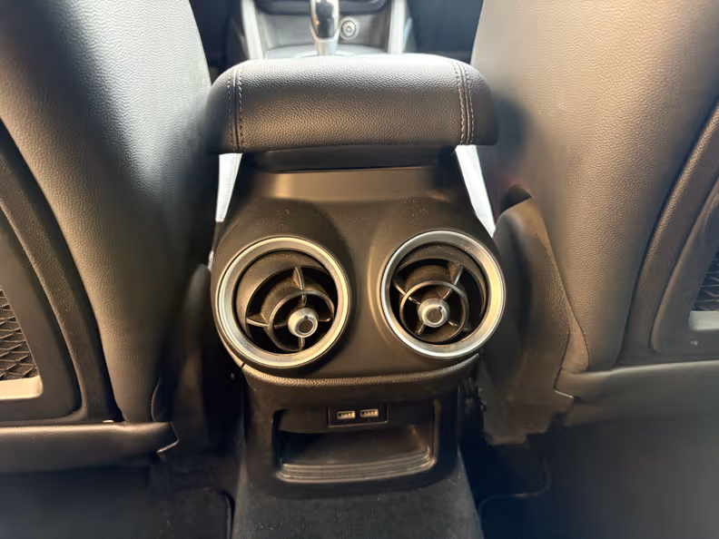 Alfa Romeo Stelvio - 24