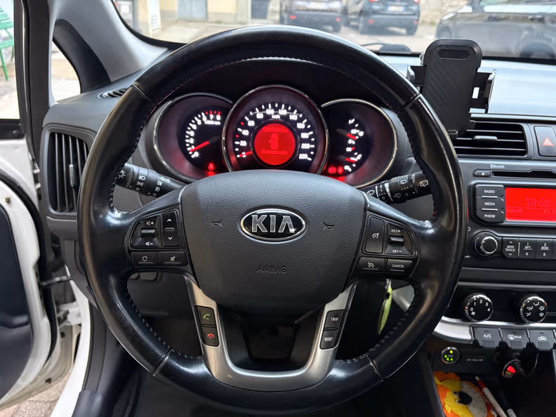 Kia Rio - 15