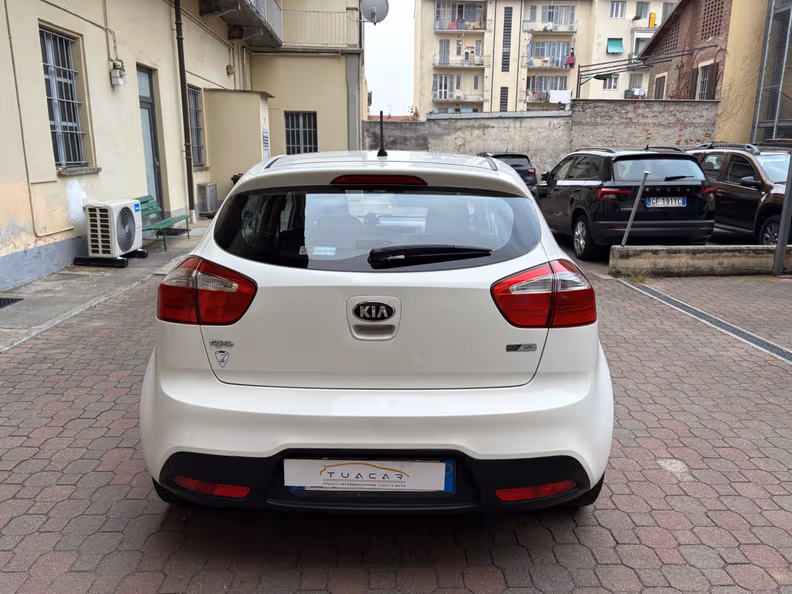 Kia Rio - 6